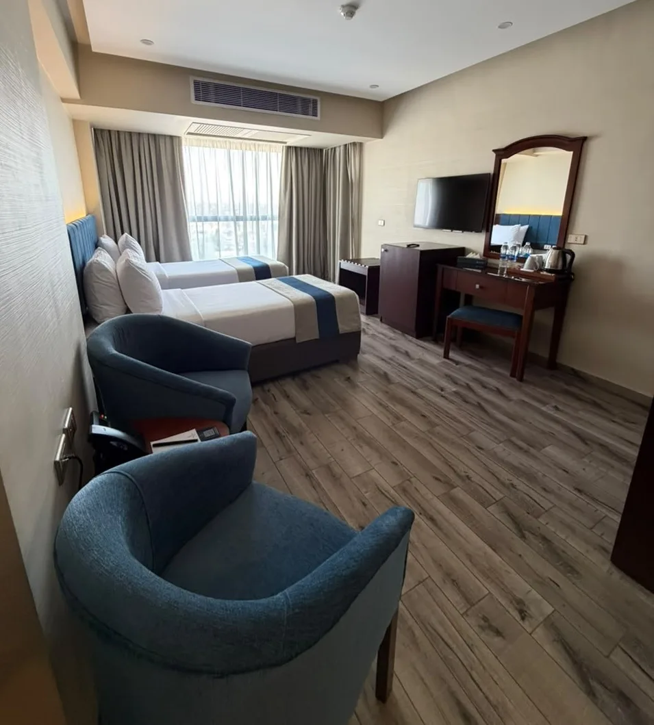 Superior Pyramids View Room - Twin Beds