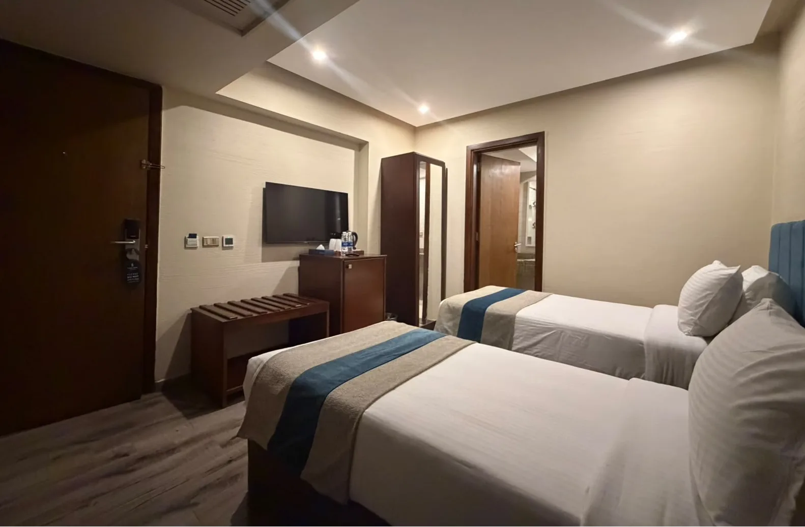 Standard Twin Room